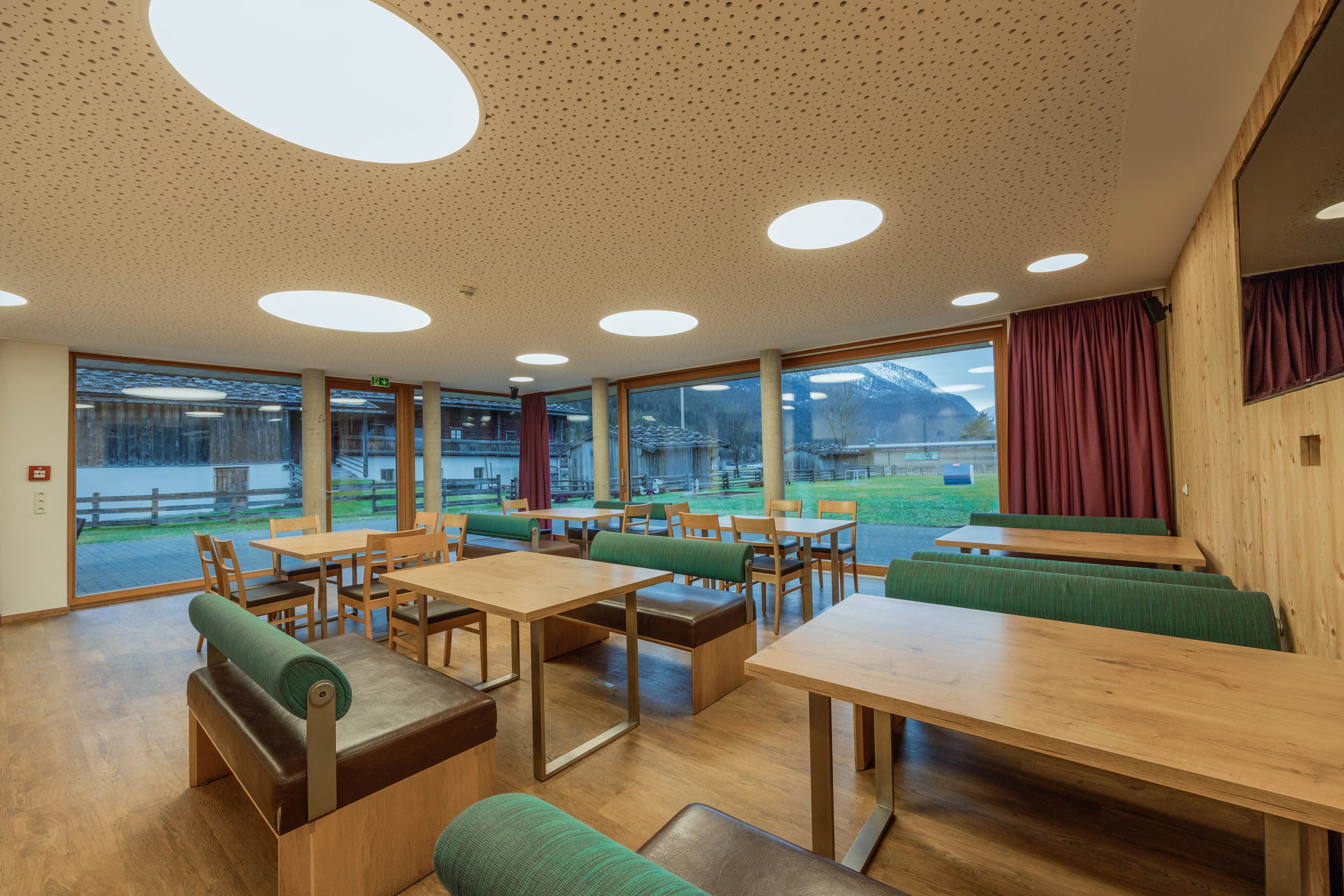 Panoramaraum Bergblick Bild 4